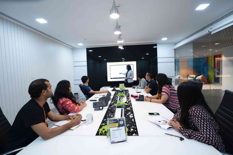 Building-leadership-in-education-searchality